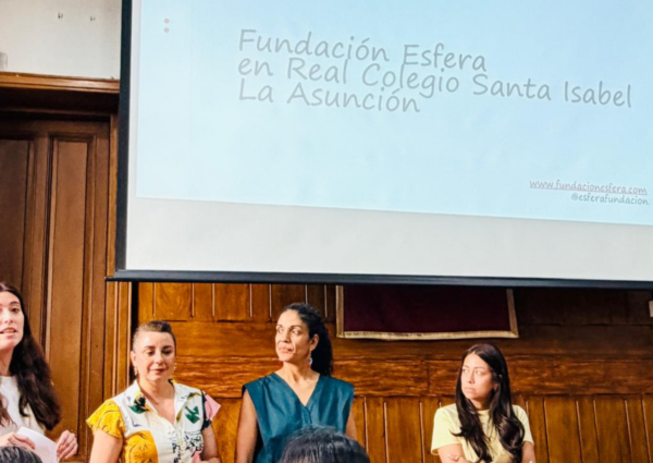 Real Colegio Santa Isabel La Asunción una charla sobre acompañamiento en cada etapa de la vida