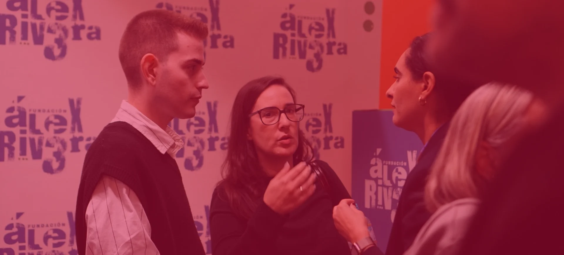 charla en el Real Colegio Santa Isabel La Asunción bajo el título “Un camino acompañado: recursos para cada etapa de la vida”.